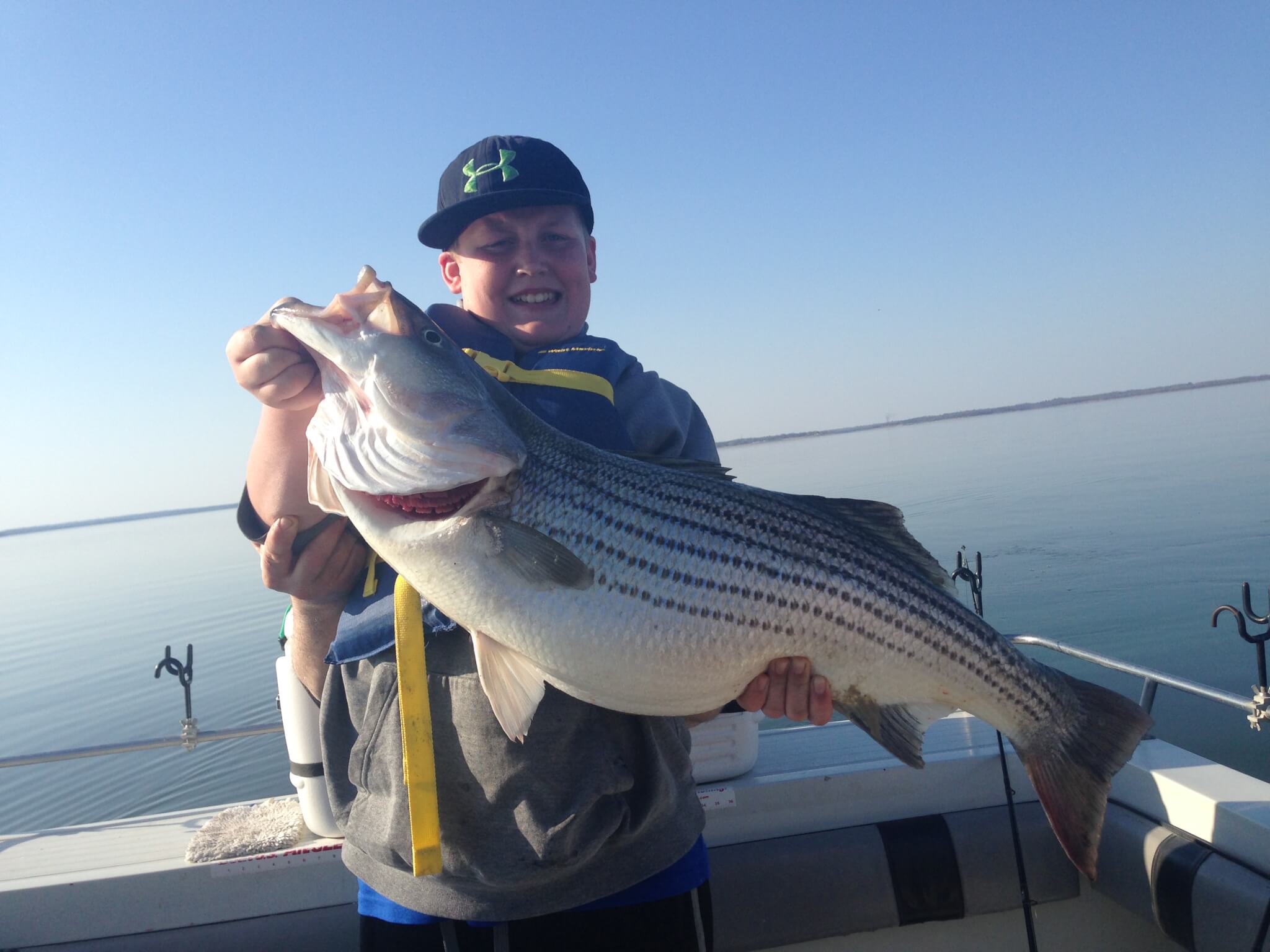 Top 5 Reasons Lake Texoma Fishing Guides Catch More Striper