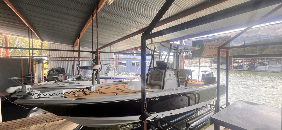 Lake Texoma 25 foot Striper Guide Boat